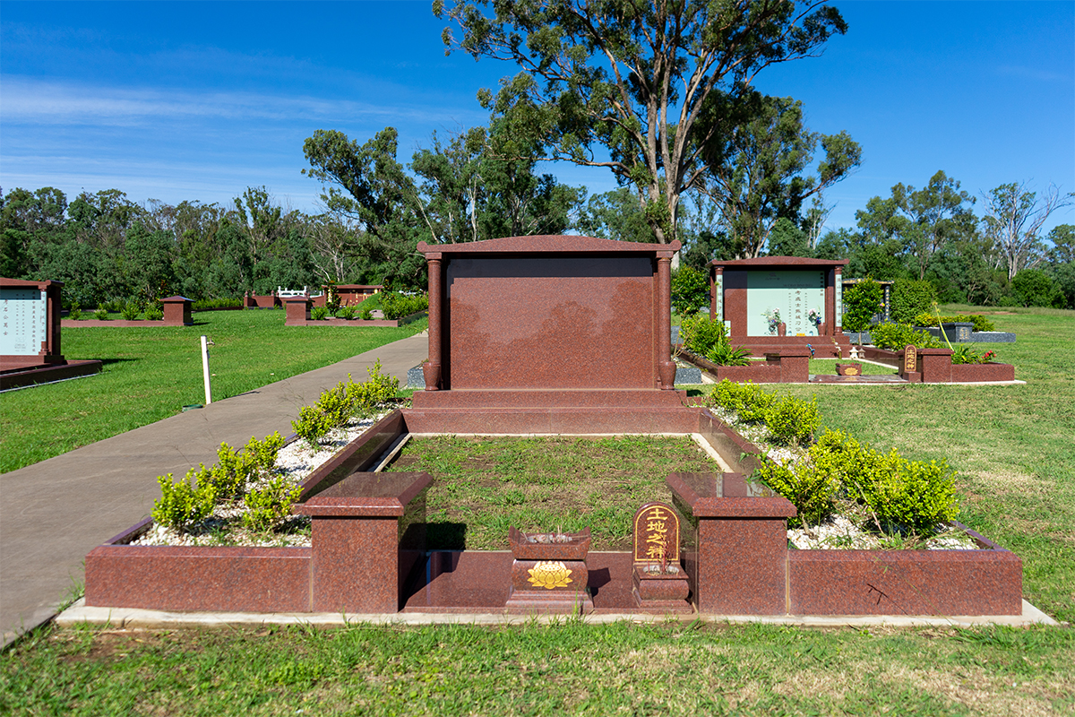 Lake View Granite Garden